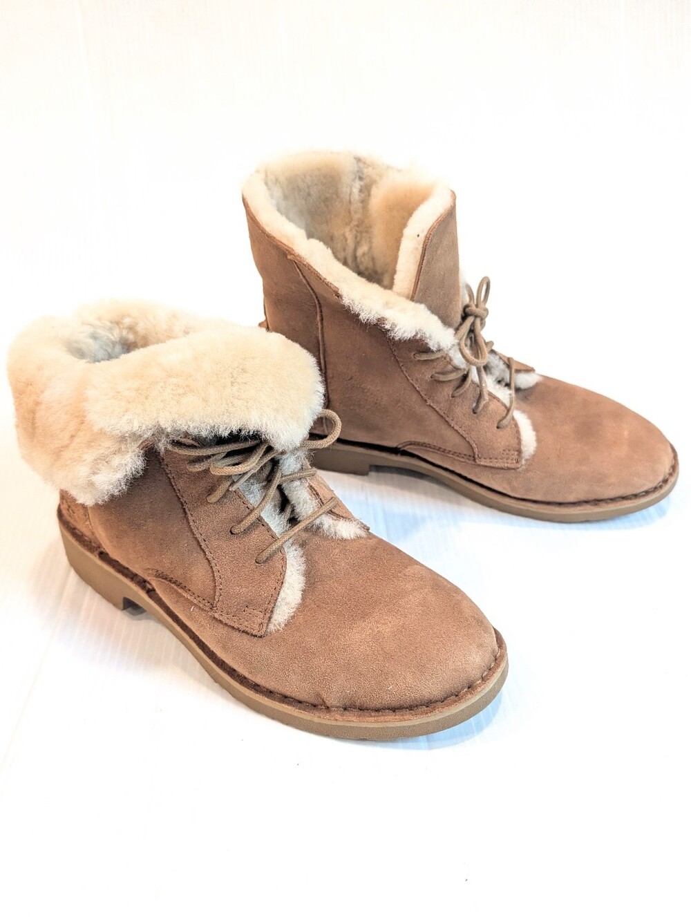 UGG Quincy Suede And Sheepskin Lace-up Fold-over Boots Size 9.5